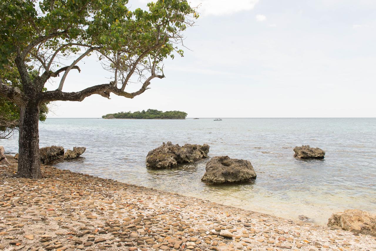 Paradise On The Rocks Negril Exterior photo
