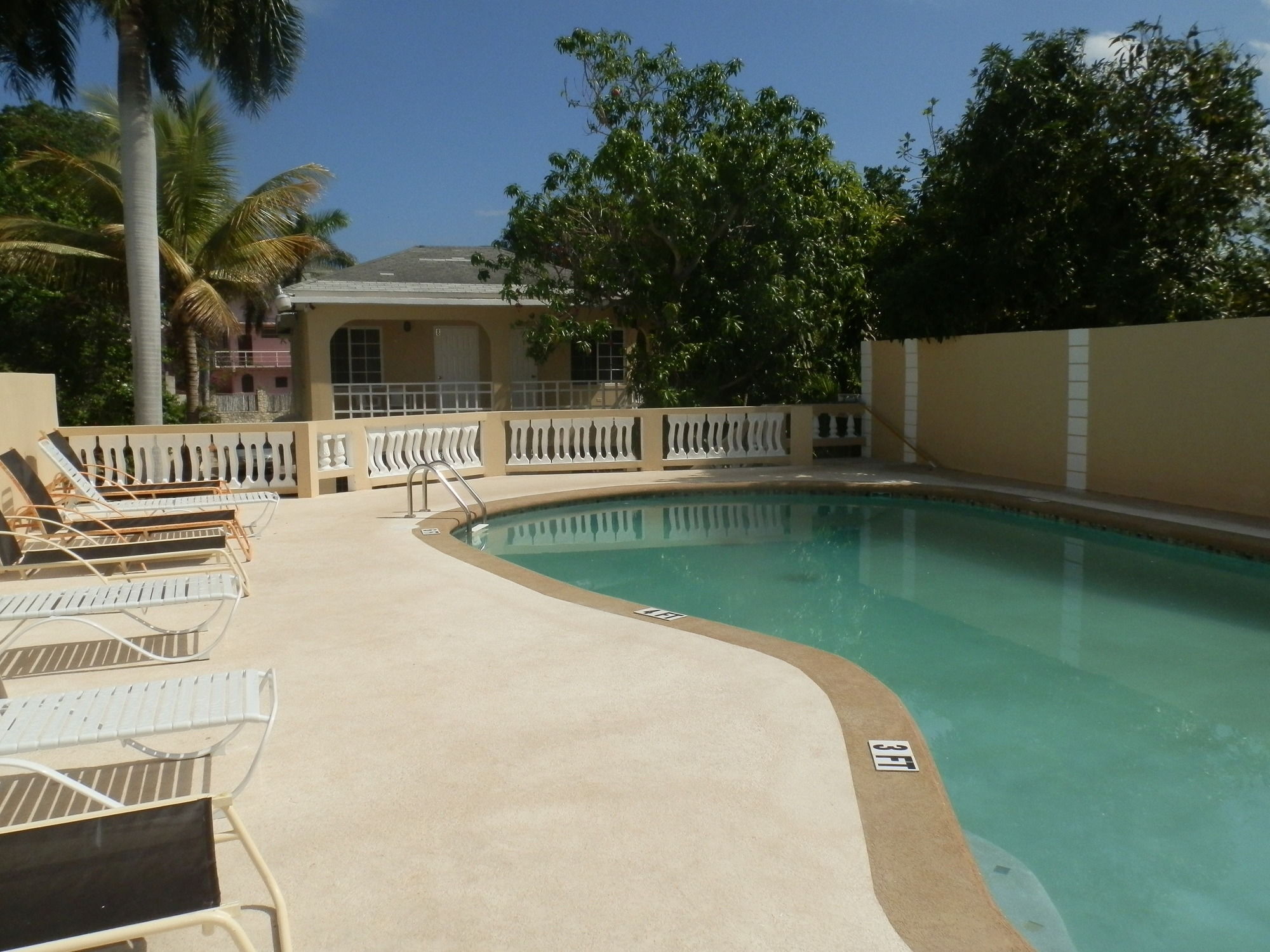 Paradise On The Rocks Negril Exterior photo